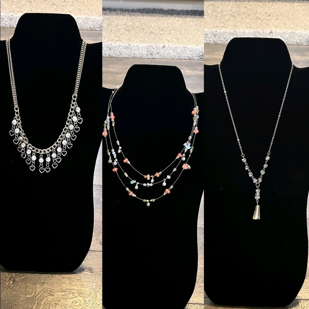 Lot of 3 Fashion Jewelry Necklaces‎